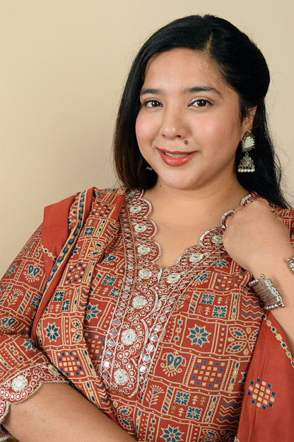 Shringar Red Bandhani Hanwork Suit Set